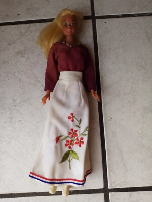 Barbie Puppe --60-- er Jahre Puppe-  .Made in Korea    -sieh info- recht schön