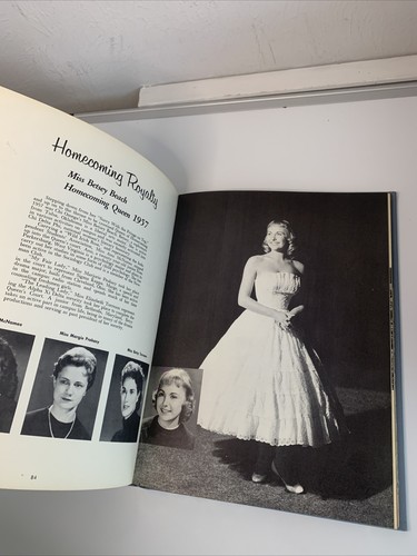 1958 Mariettana Marietta College Yearbook Hardcover Ohio - Picture 9 of 10