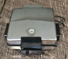 Vintage Toastmaster 270B Chrome Waffle Iron D...