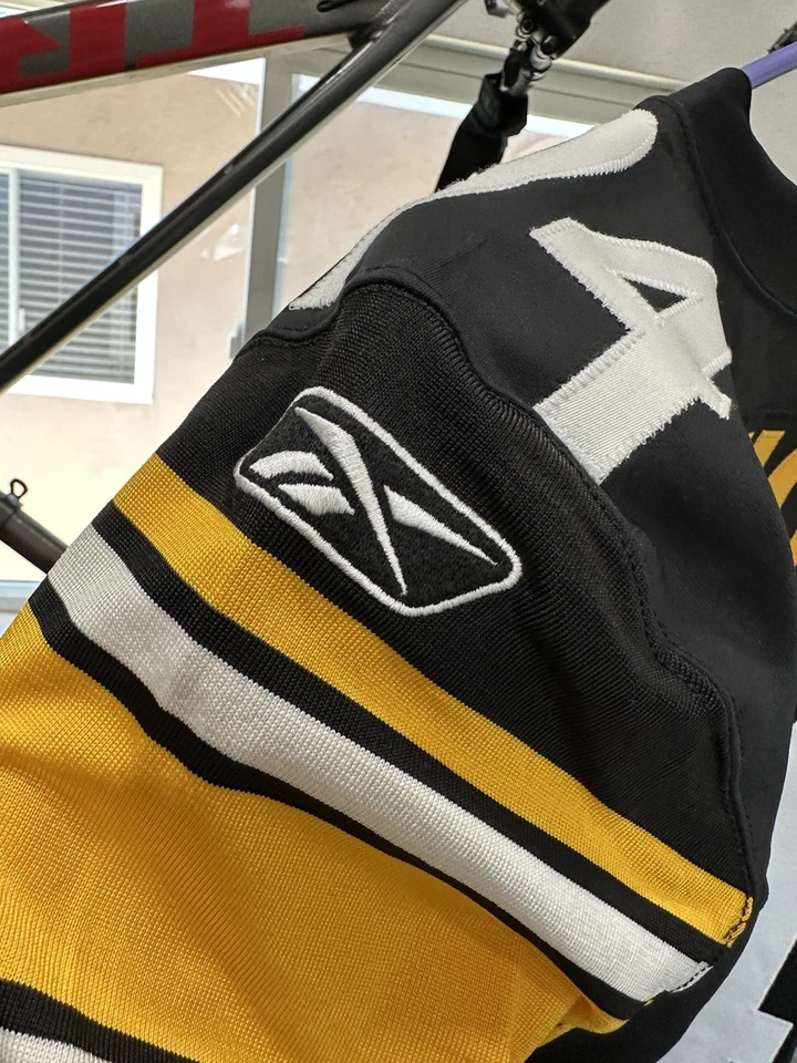 Camiseta deportiva emitida por el equipo Pittsburgh Steelers Lawrence Timmons Foto 3 de 4