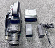 Sony Handycam, Video, CCD-F35, WITH CHARGER AND 2 BATTERIES,FOR PARTS, WITH CASE