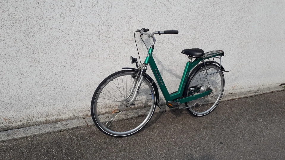 grünes Damenfahrrad 28 Zoll Patria ALU Wing vollgefedert