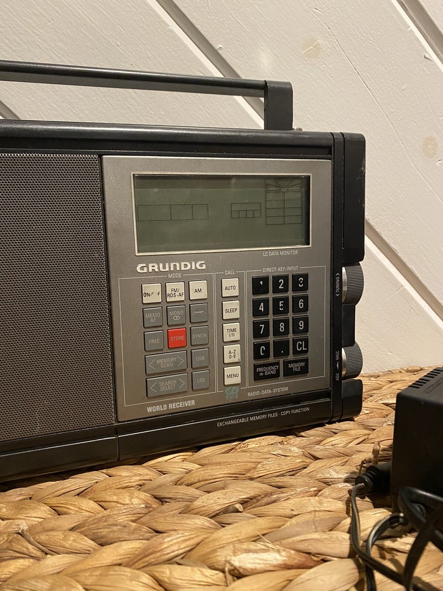 GRUNDIG ￼ Satellit 700 World Receiver with Power Supply - Good