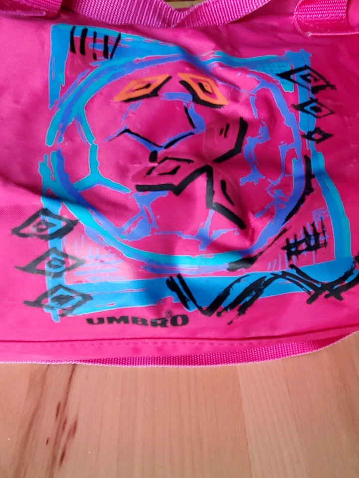 Bolsa de viaje retro vintage rosa brillante Umbro fútbol fútbol fútbol entrenamiento gimnasio Foto 2 de 4