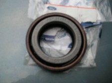Ford Focus Mk1 ST170 NEW Oil SEAL,O/S Diff/ Drive Shaft, Genuine Ford Part 
