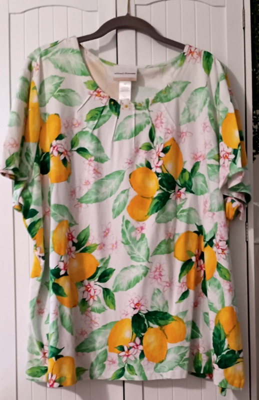 Alfred Dunner Top Plus Size 3X Vivid Colors Lemons Excellent Condition