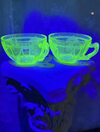 Vintage Hocking Cameo Ballerina Green Uranium Depression Glass Cups Dancing Girl