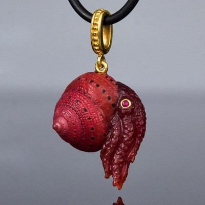 Roter Erdbeer Muschel-Oktopus Anhänger Chalcedon Gold Vermeil 925 Silber 6,11g