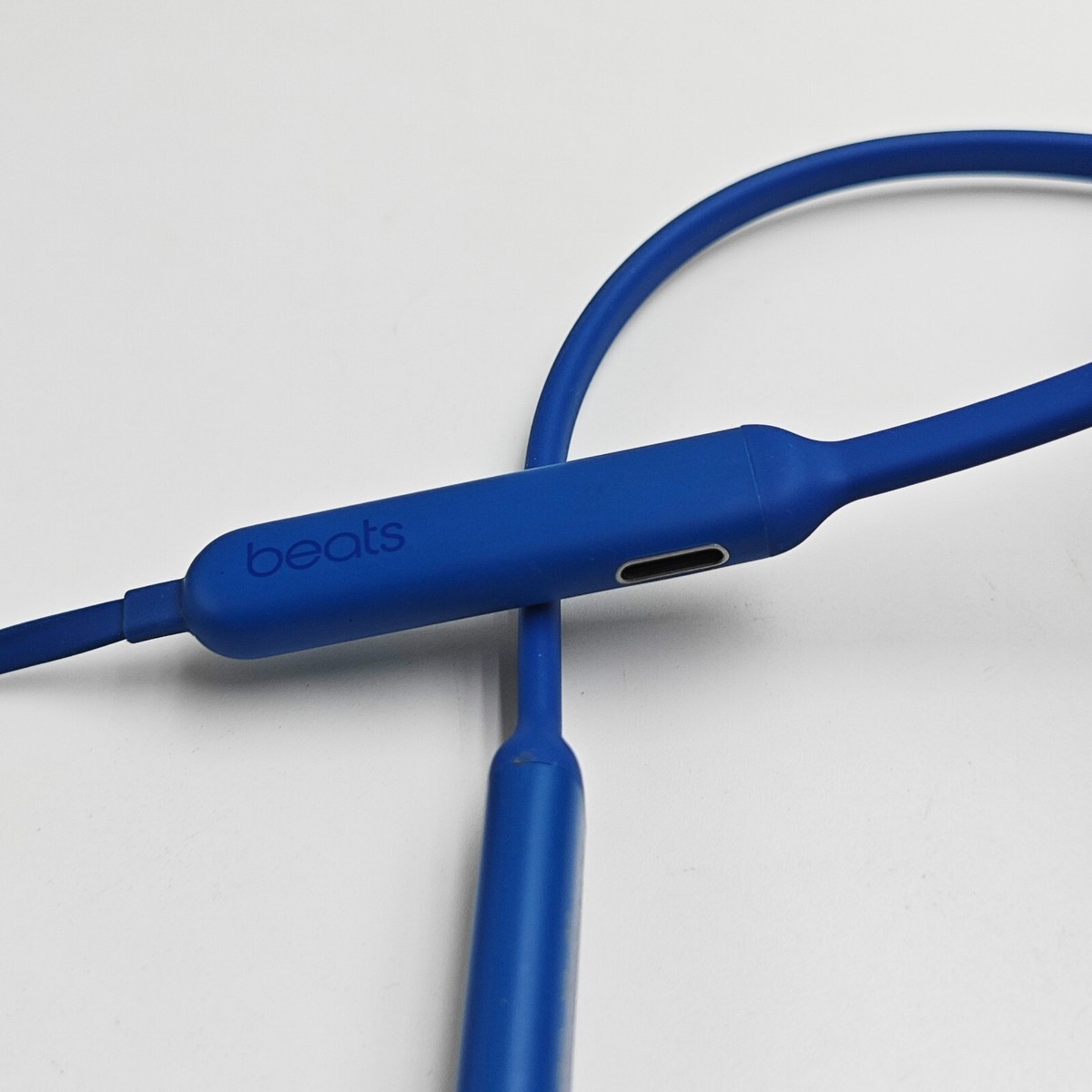 Beats by Dr. Dre BeatsX Wireless Bluetooth In Ear Headphones Beats by Dr. Dre BeatsX Wireless Bluetooth In Ear Headphones
