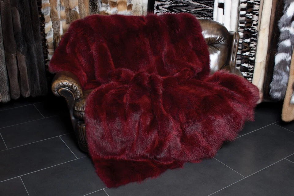 1795 Red Fur Blanket from American Opossum Fur Throw Pelt Blanket Genuine Furs - Image 2 of 4