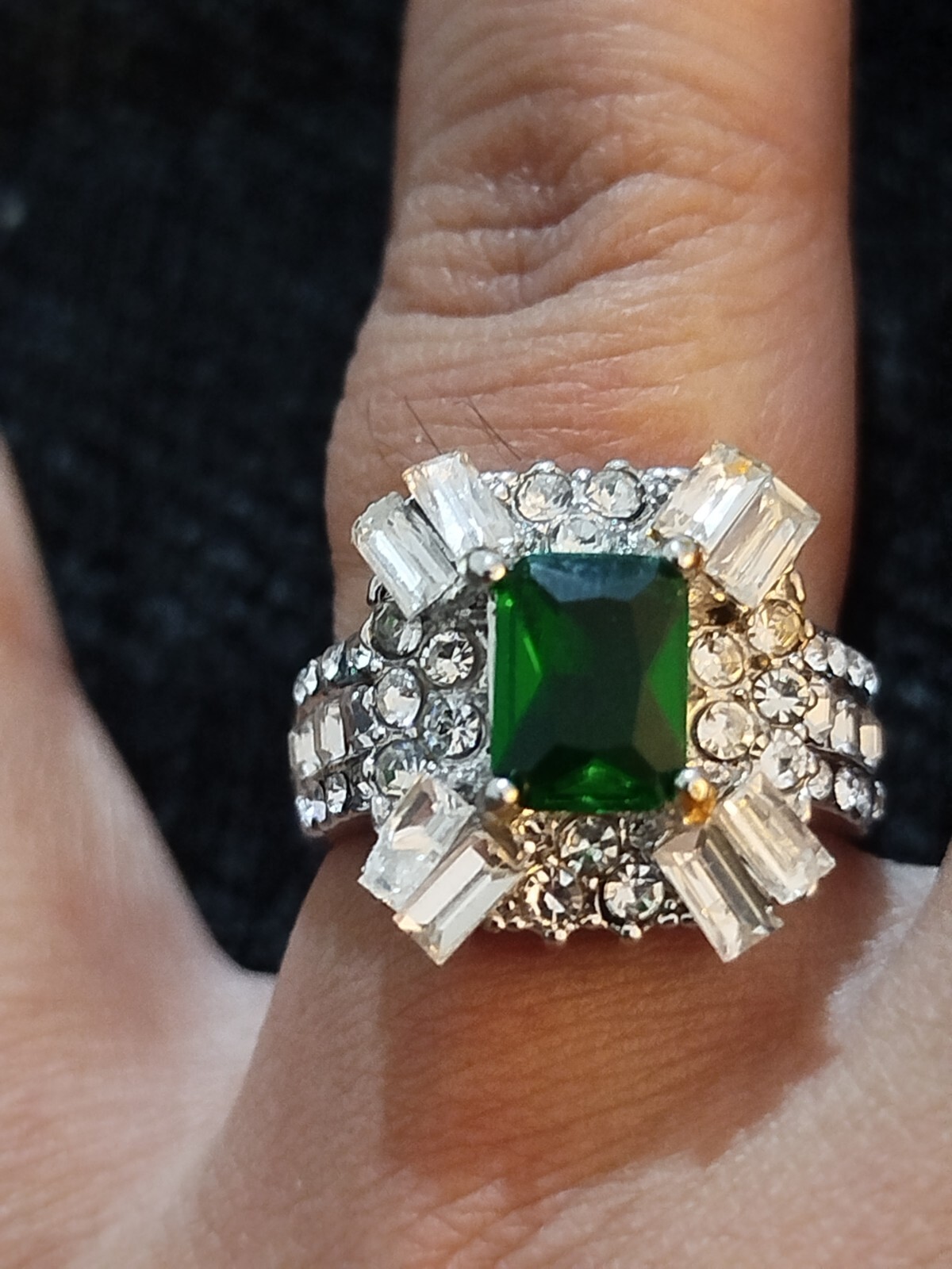 Natural emerald ring