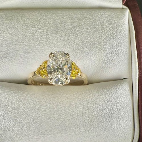 Bague de fiançailles IGI 2,50 CT ovale taille brillant diamant cultivé en laboratoire or jaune 14 carats - Photo 4 sur 13