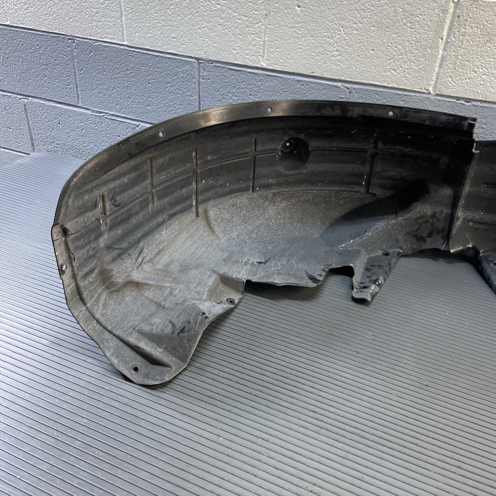 2017-2024 Maserati Levante Rear Left Fender Liner Shield Guard OEM 670032676