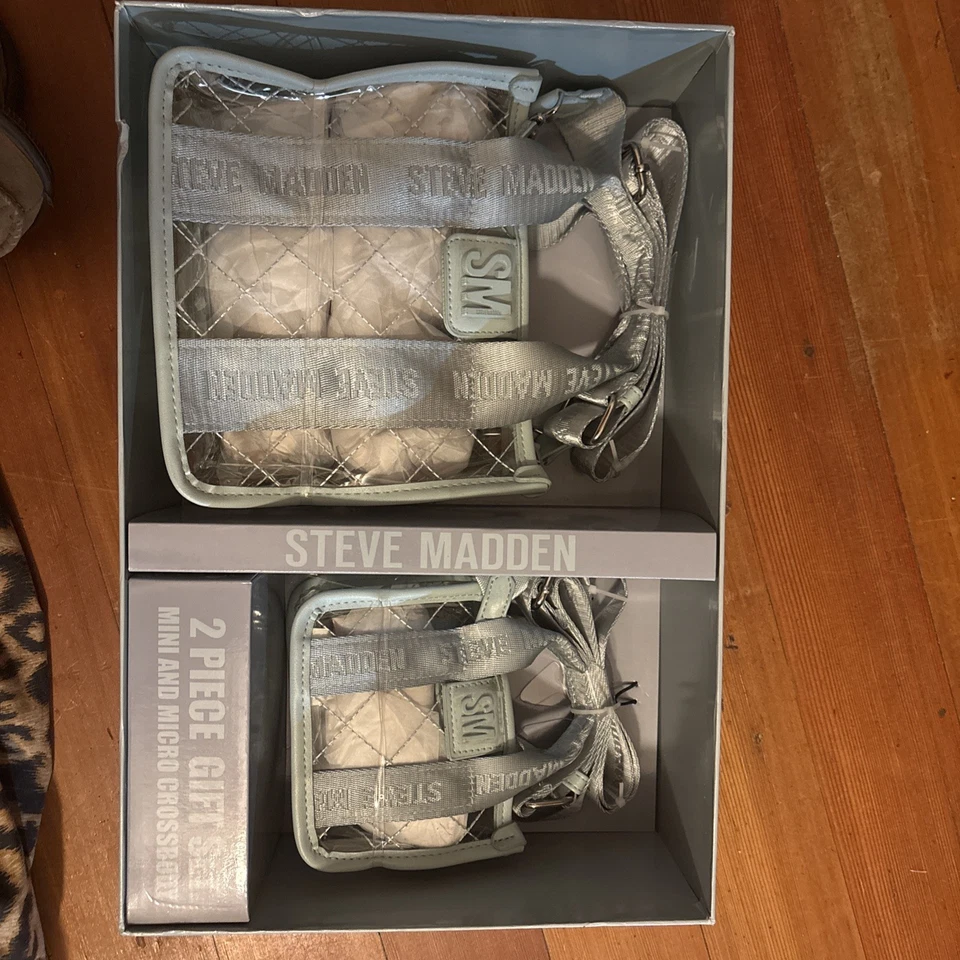Juego de regalo de 2 piezas Steve Madden. Cartera bandolera mini y micro. Nuevo Foto 2 de 4