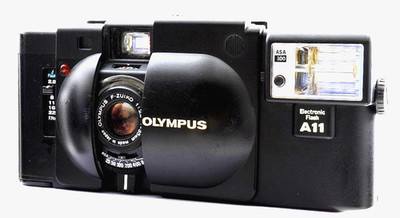 [FAST NEUWERTIG, ALLE FUNKTIONIEREN] Olympus XA 35mm Point & Shoot Kamera +...