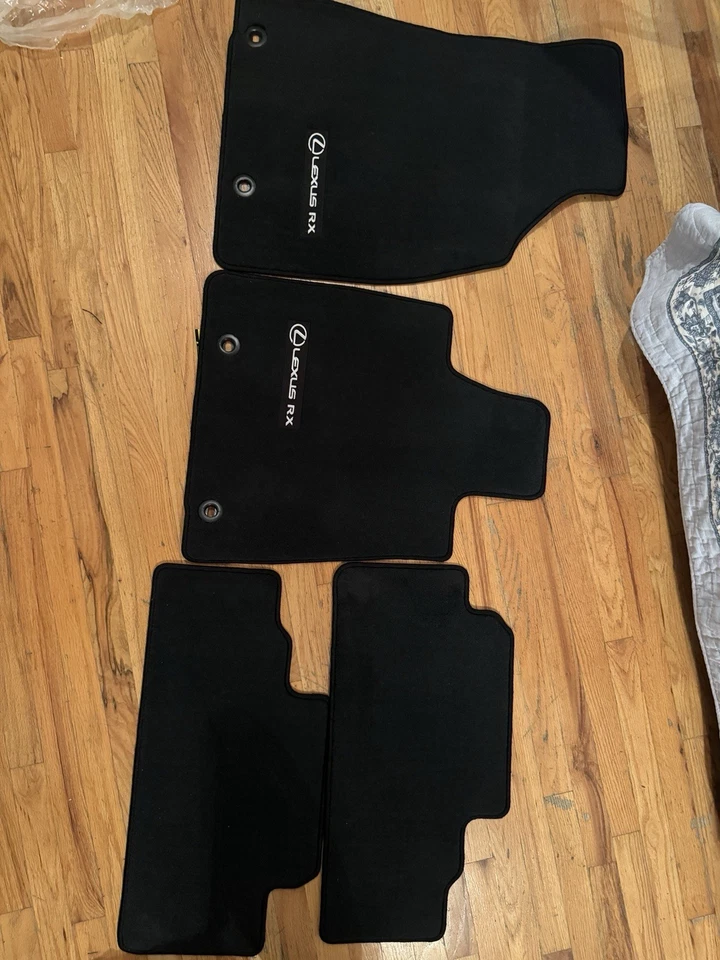 Juego de alfombrillas Lexus RX350 RX450H 2016-2022 de fábrica OEM en alfombra negra Foto 3 de 3