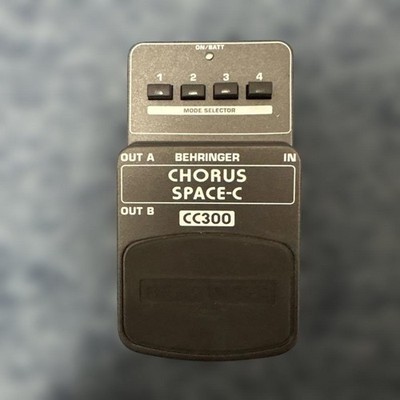 Behringer CC300 SPACE-C Chorus Effektpedal gebraucht 4-Modus Analog Gitarrenp...