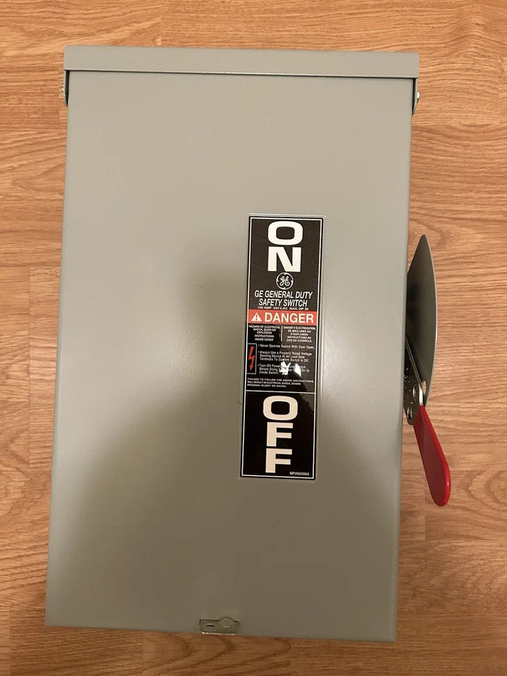 Interruptor de seguridad General Electric TGN3323R 100 amperios Foto 2 de 4