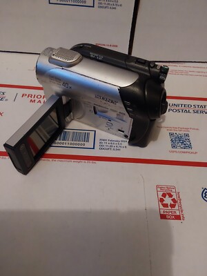 Sony DCR-DVD610 DVD Handy Cam Camcorder w/ 40x Optical Zoom HYBRID  No Charger