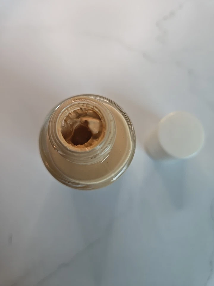 Base líquida BeautiControl Sheer Protection CL PORCELANA BEIGE 279 1 oz. Foto 4 de 4