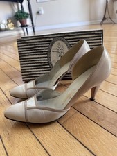 Vintage Amano South Sea Beige White Color Heels w/ Box - Size 10.5 N