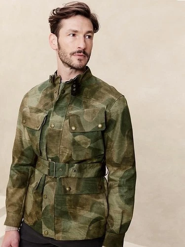 Banana Republic Men’s Green Camouflage Jacket ￼ image 2