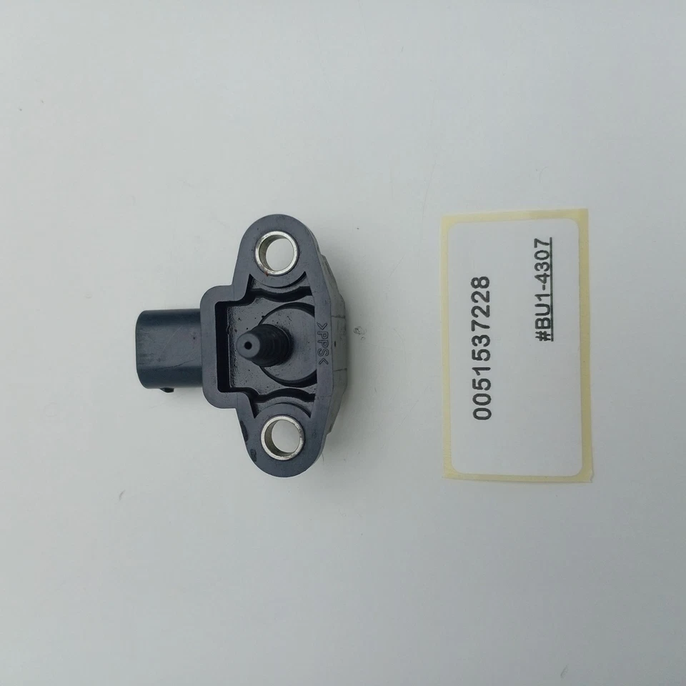 2005-2006 Mercedes-Benz CL65 AMG Manifold Absolute Pressure Sensor 0051537228 - Image 2 of 4