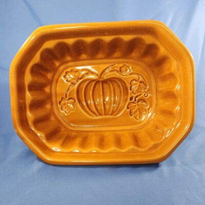 CRATE &BARREL Ceramic Fall Pumpkin Bread Cake Bakeware Pan Jello Mold Bowl Wall