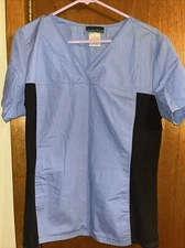 Bundle:4 Jackets. Brand Are H.Q, Cherokee, Best Medical. Scrub Top Is Cherokee