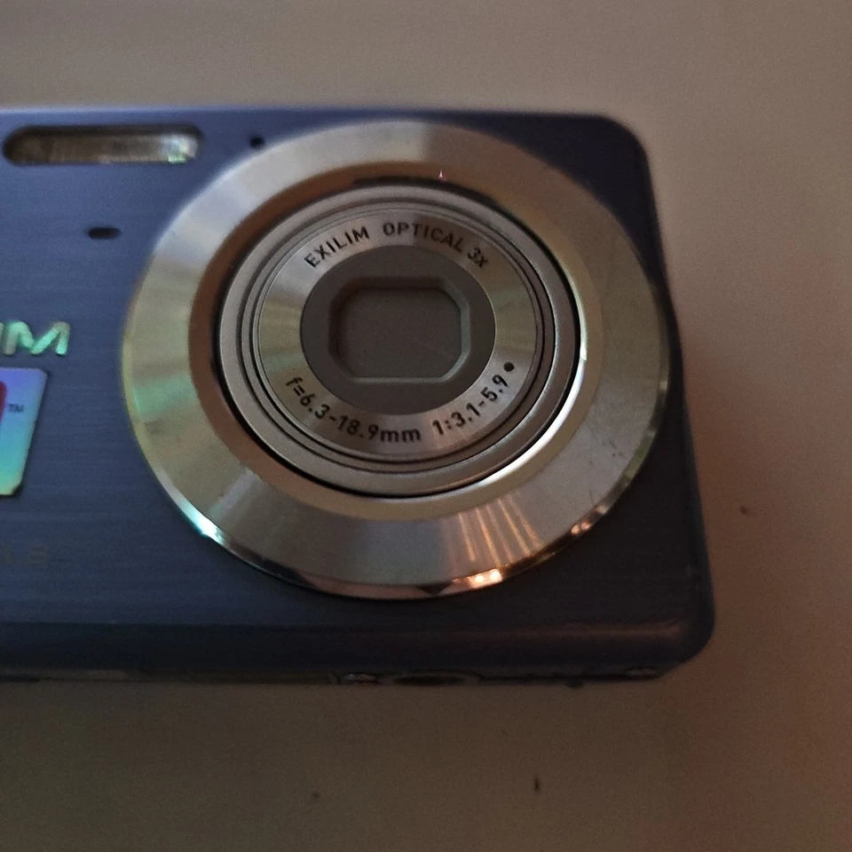 Digitalkamera Casio Exilim EX-Z77 Blau Digitalkamera Geprüft Abkantung Verkratzt - Bild 3 von 4