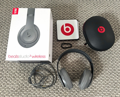 Beats Studio3 Wireless Bluetooth Noise Cancelling Over-Ear Headphones Gray Set