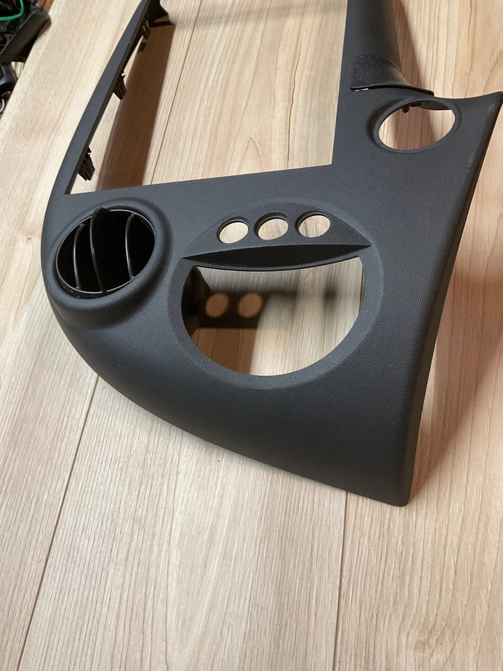 2004-2008 Pontiac Grand Prix Dash Radio Bezel Trim 3 Button 22627869 Black OEM - Image 2 of 4