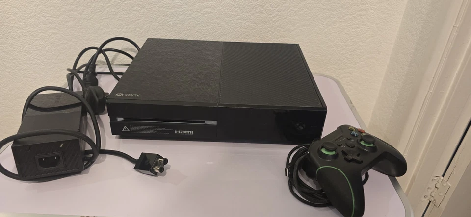 Microsoft Xbox One, photo 3 of 4