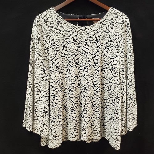 Chicos Women Floral Burnout Flare Sleeve Top Size 3 XL Petite White Fairy Grunge