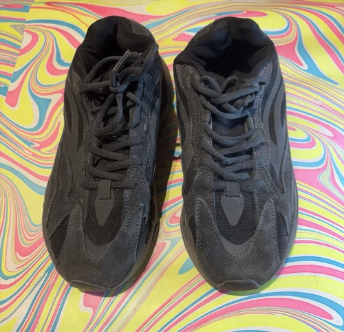 ADIDAS Yeezy Boost 700 V2 Ape 9.5