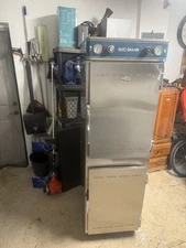 Alto-Shaam 1000-UP Mobile 8 Pan Dutch Door Holding Cabinet - 208/240V