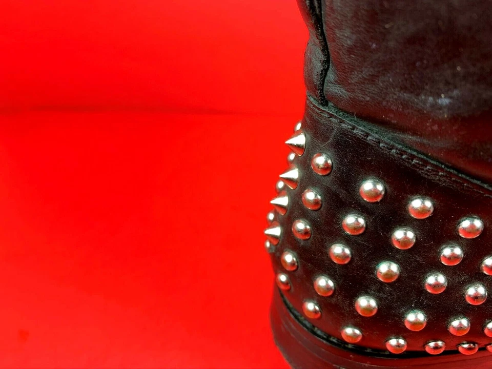 BOTINES MUJER GUESS CUERO NEGRO CREMALLERA LATERAL CLAVOS TACHONADOS ~ TALLA 7 1/2 Foto 3 de 4