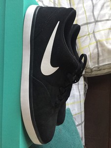 nike pump trainers