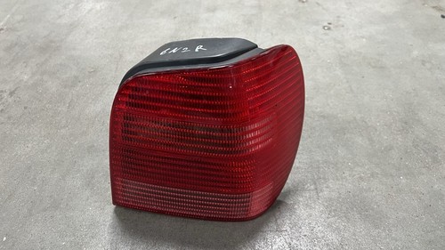 VW Polo 6N2 BJ01 Rücklicht Heckleuchte rechts 6N0945096H