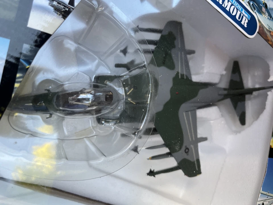 FRANKLIN MINT, AV8 HARRIER, NIGHT ATTACK, "B11E365, 1:48. - Image 4 of 4