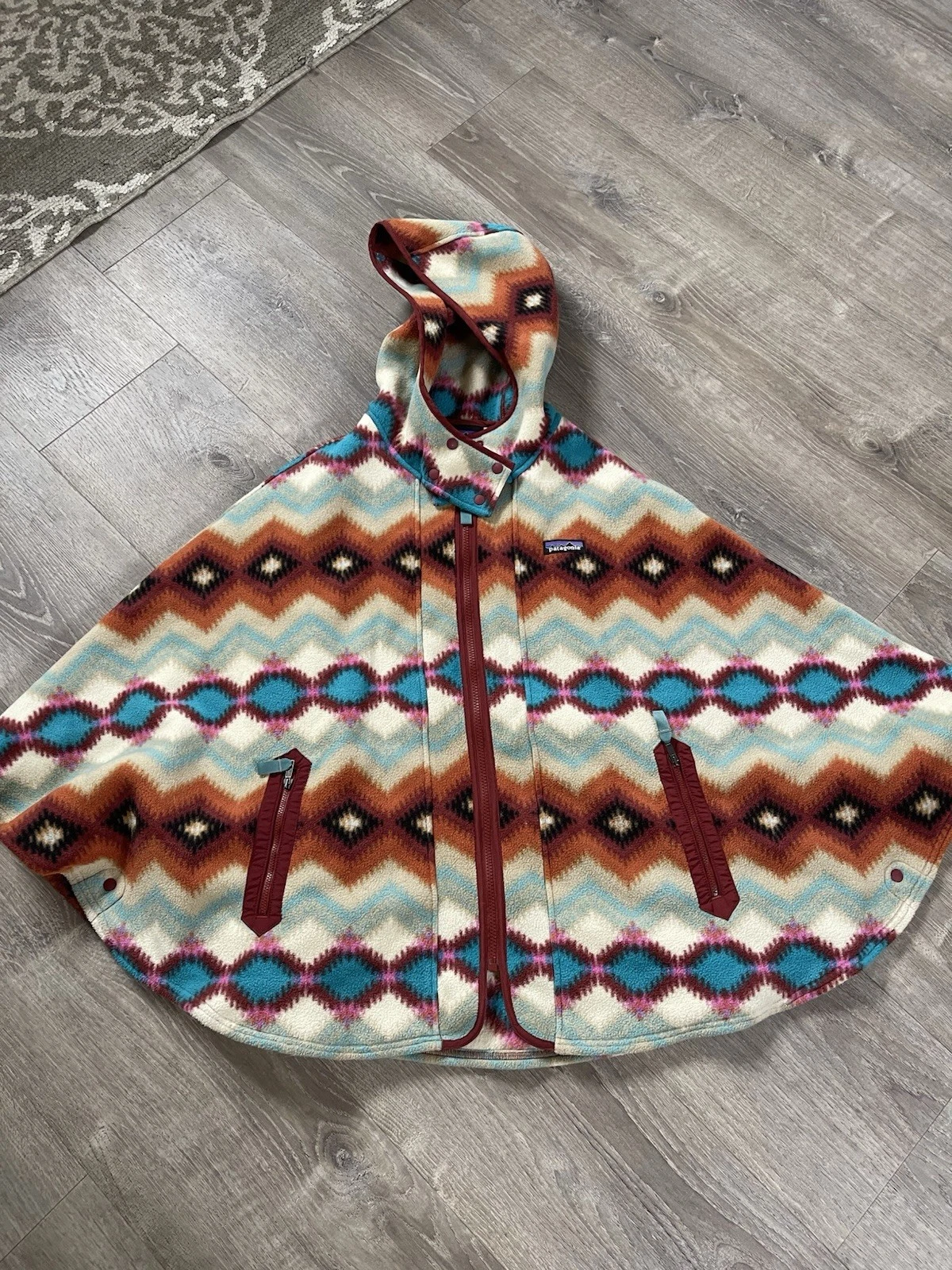 Patagonia Synchilla Hooded Fleece Full Zip Aztec Poncho Womens Size XS/S
