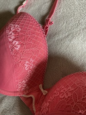 Esprit BH Spitze Pink  Größe 80D. Mit Bügel.