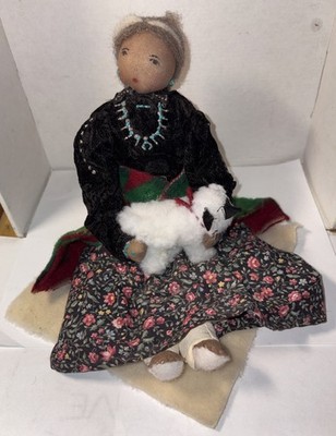 Sylvia Begaye Handmade Native American Woman Sitting Navajo 8 x7 x6.75 