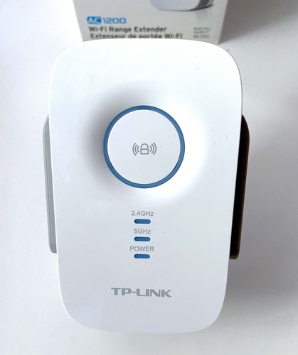 TP-LINK | AC1200 RE350 | 1200 MBS WIFI RANGE EXTENDER | MAKE AN OFFER! - Picture 2 of 11