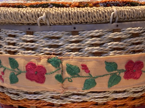 Oval Wicker Sewing Basket Notions Keepsake Kit Vintage Granny Chic Floral Red - Picture 16 of 24