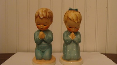 Adorable  Pair Of Vintage Goebel Boy & Girl Praying Figurines West Germany 1957