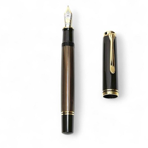 Pelikan Fountain Pen Souverän M800 Nib M 18C-750 Engraved Box and Instructions… - Picture 5 of 9