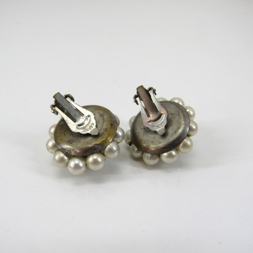 Pendientes de clip vintage con racimo de perlas sintéticas blancas tono plata hechos en Japón - Imagen 5 de 8
