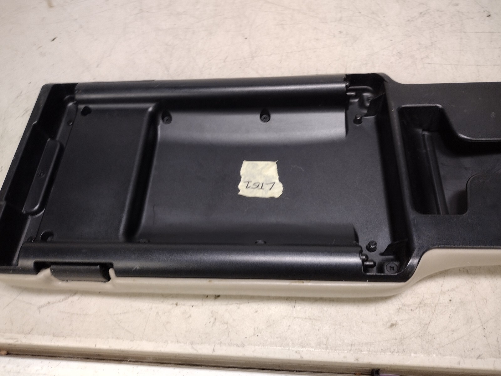 20032010 Lincoln Town Car Center Console Storage Lid QU STONE eBay