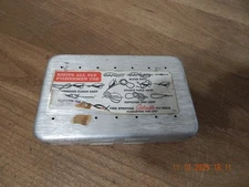 Vintage PERRINE Aluminum Pocket Fly Fishing Lures Tackle Box SOME LURES